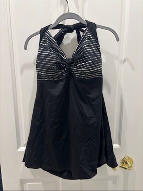 COCOSHIP Black and White Halter One-Piece Swimdress